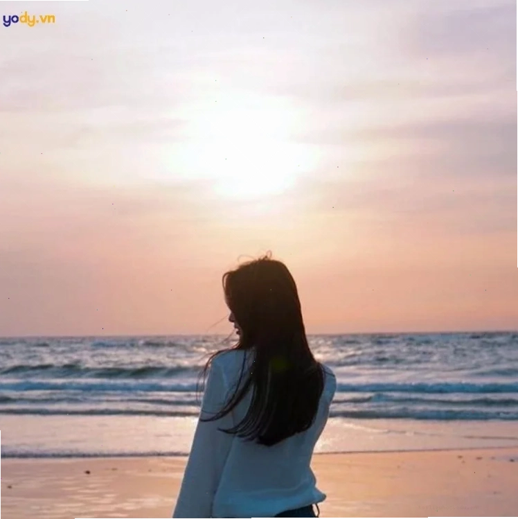 Cô gái quay lưng với tóc dài hình nền cô gái quay lưng