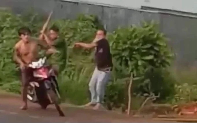 công an đánh đàn công an đánh đàn meme cười