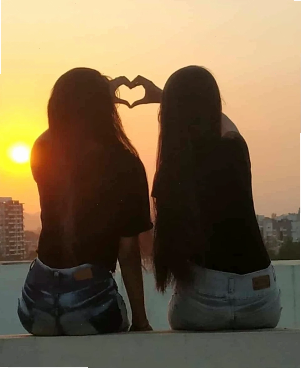 hình nền cặp cho bạn thân selfie