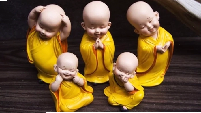 hình nền chú tiểu chibi cầu nguyện