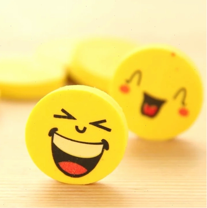 Hinh nen mat cuoi vang Hinh nen mat cuoi ruc ro voi mau vang chu dao