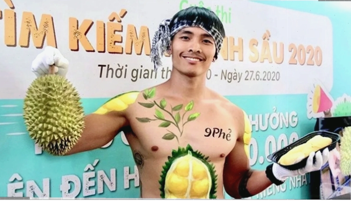 Robot cơ bắp Robot có body 6 múi meme kim loại