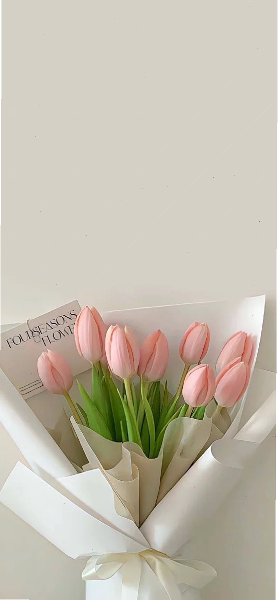 Tulip trong bình hoa